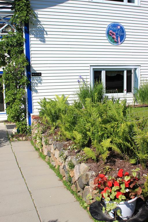 Auberge Fleurs De Lune La Malbaie Exteriör bild