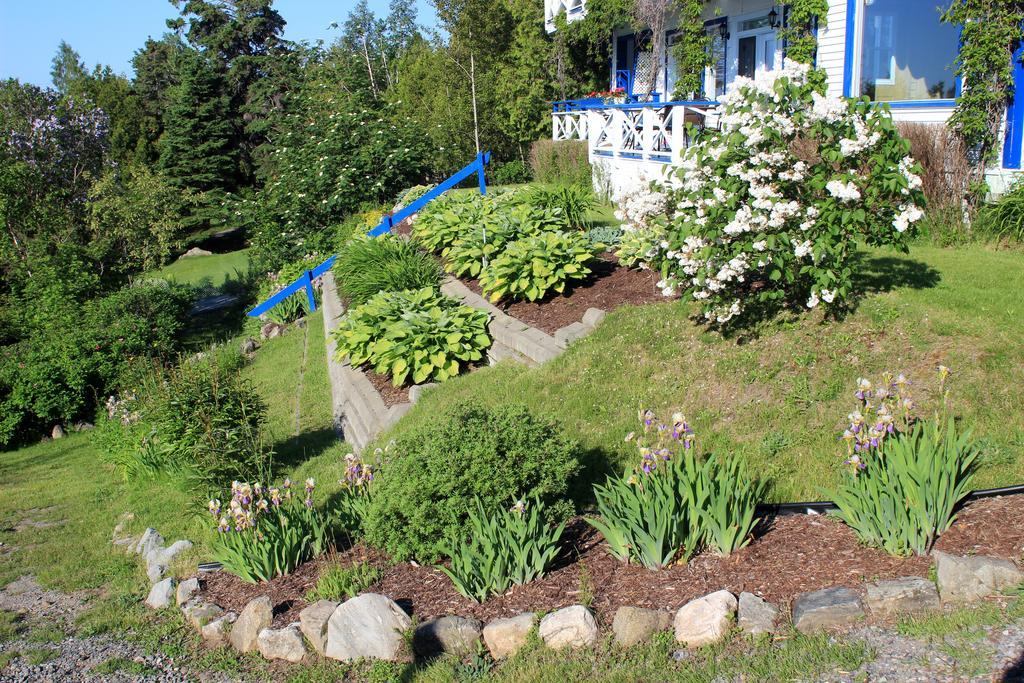 Auberge Fleurs De Lune La Malbaie Exteriör bild