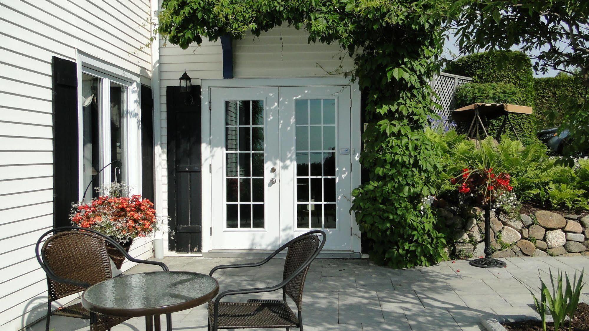 Auberge Fleurs De Lune La Malbaie Exteriör bild